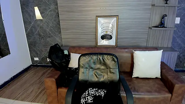 Snapshot of charlottewhitte chatting on 10.15.25 charlottewhitte online show from 10.15.25