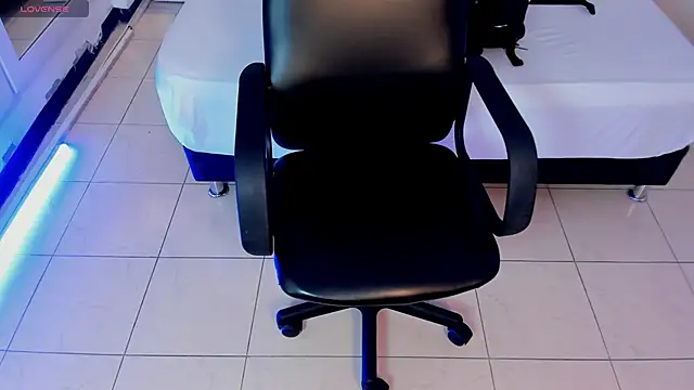 charlottewhitte online show from 02.14.26