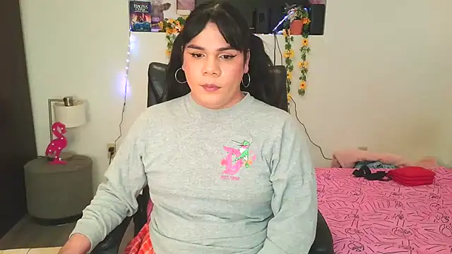 Snapshot of Violetacam_05 chatting on 02.28.25 Violetacam 05 online show from 02.28.25