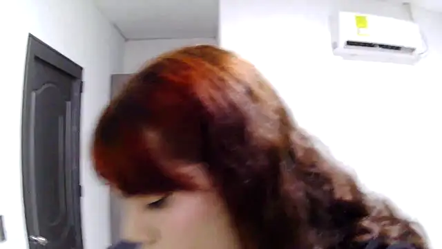 Snapshot of Violetacam_05 chatting on 10.25.25 Violetacam 05 online show from 10.25.25