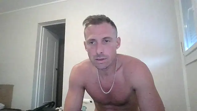 Snapshot of sebcucold chatting on 05.01.26 sebcucold online show from 05.01.26