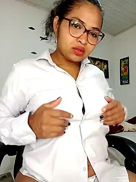 Snapshot of chalohott chatting on 01.19.25 chalohott online show from 01.19.25