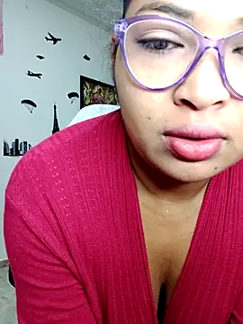 Snapshot of chalohott chatting on 10.07.25 chalohott online show from 10.07.25