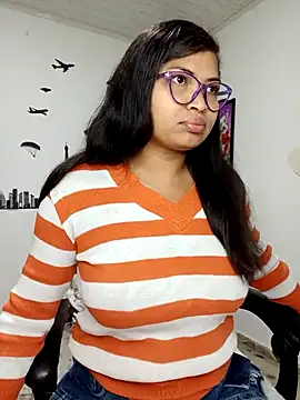 Snapshot of chalohott chatting on 10.29.25 chalohott online show from 10.29.25