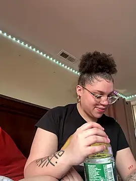 QueenNuttCollector online show from 01.09.26