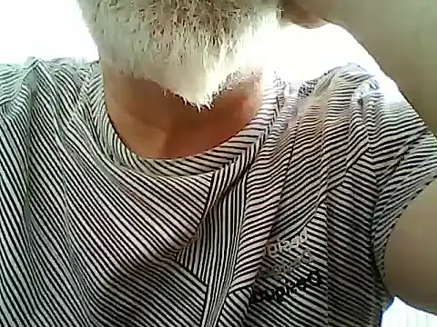 Snapshot of xcimeru chatting on 05.19.26 xcimeru online show from 05.19.26