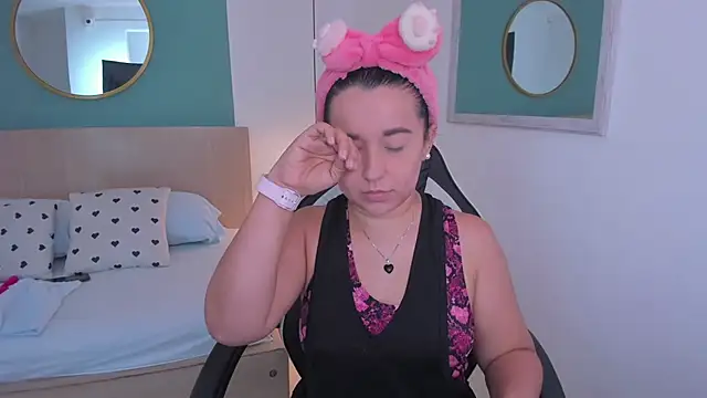 izaro22 online show from 03.22.25