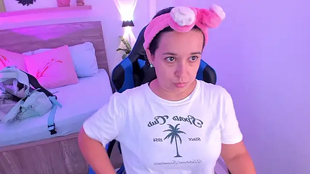 izaro22 online show from 09.30.25