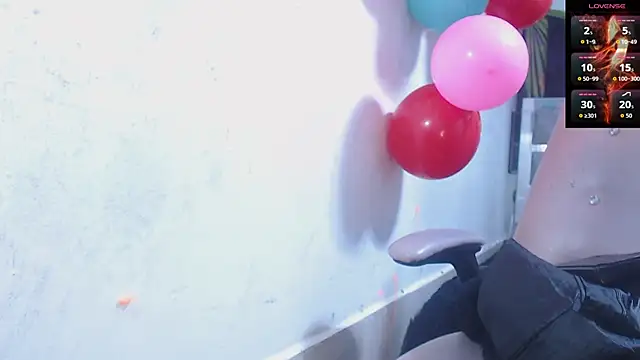 toxxxic cams online show from 11.18.25