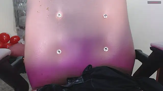 Snapshot of toxxxic_cams chatting on 06.17.26 toxxxic cams online show from 06.17.26