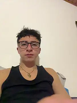Snapshot of CamiRojas_boy chatting on 06.21.26 CamiRojas boy online show from 06.21.26