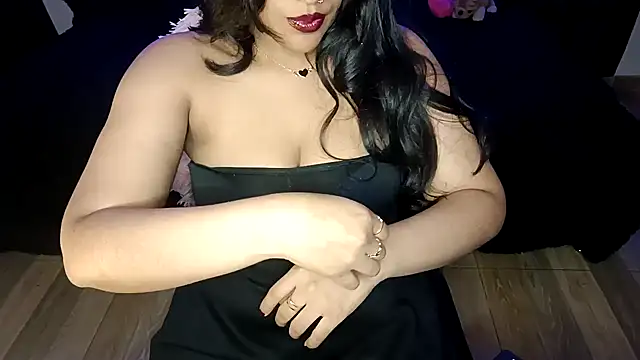 Snapshot of Lucy_kanne chatting on 12.22.24 Lucy kanne online show from 12.22.24