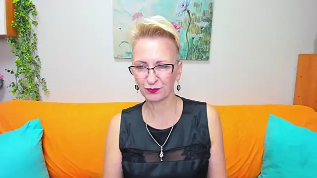 iamyourdream89 online show from 11.28.25