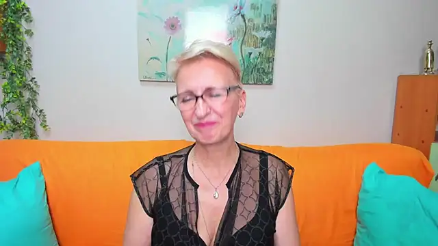 iamyourdream89 online show from 12.13.25