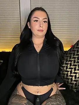 Snapshot of Mia-Bremer chatting on 02.10.26 Mia-Bremer online show from 02.10.26