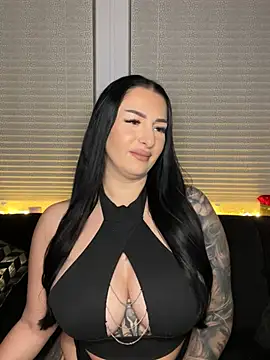 Snapshot of Mia-Bremer chatting on 02.15.26 Mia-Bremer online show from 02.15.26