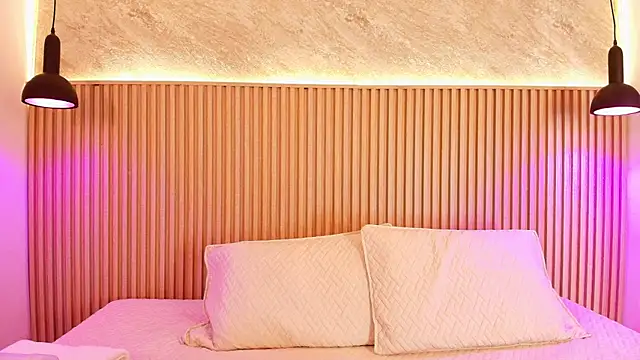 Snapshot of big_tits_in_your_face chatting on 10.08.25 big tits in your face online show from 10.08.25