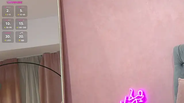 Snapshot of EdithOliviere chatting on 12.29.24 EdithOliviere online show from 12.29.24