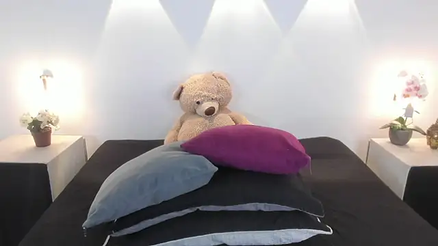 natassha1 online show from 10.09.25