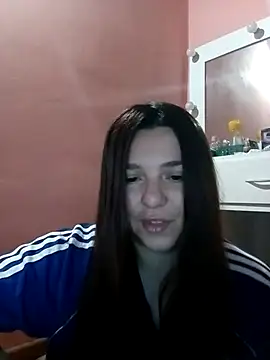 Snapshot of Oxitocina2000 chatting on 10.18.25 Oxitocina2000 online show from 10.18.25