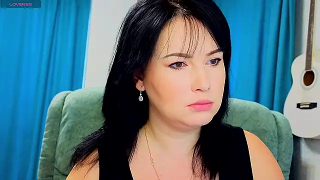 Snapshot of Katniss_K chatting on 10.02.25 Katniss K online show from 10.02.25