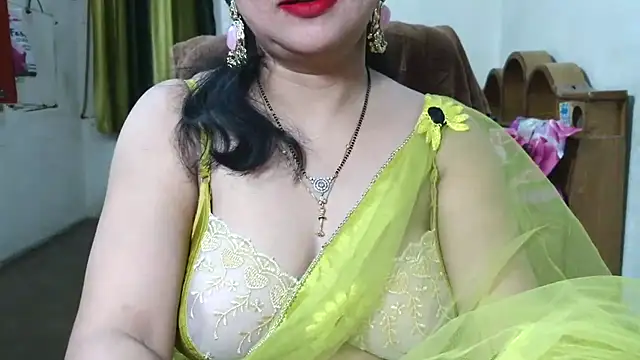 Snapshot of Cute_Mahi22 chatting on 05.14.26 Cute Mahi22 online show from 05.14.26