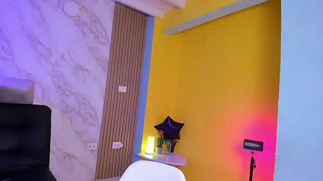 Megan blue7 online show from 10.12.25