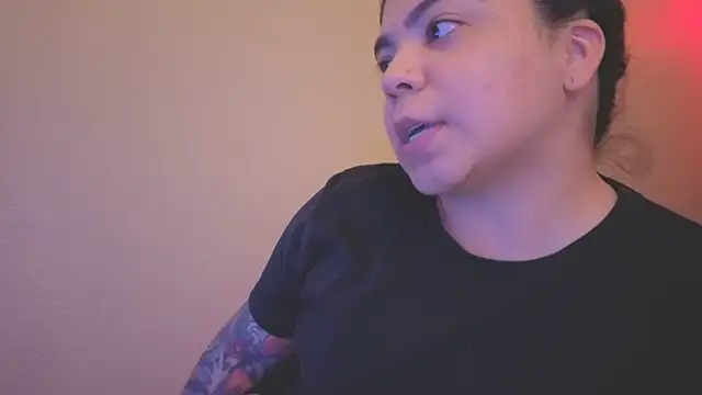 kimmiakiss22 online show from 01.27.25