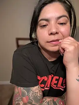 kimmiakiss22 online show from 01.30.25