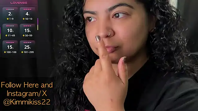 kimmiakiss22 online show from 10.29.25