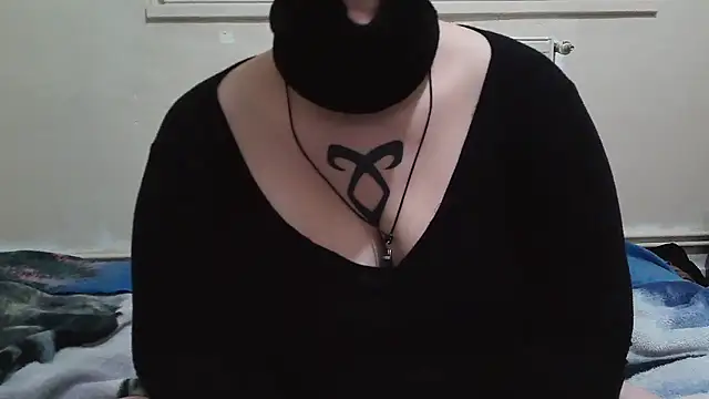 Lolabeluccia xh  online show from 11.17.25