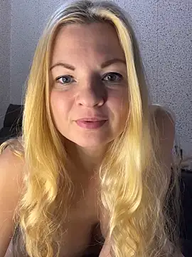 Julia beauty online show from 12.17.25