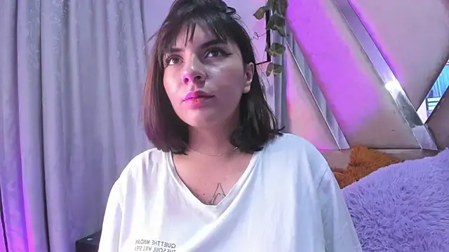 Snapshot of xhinata_hyugax chatting on 01.04.25 xhinata hyugax online show from 01.04.25