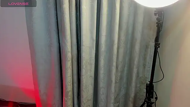 Snapshot of xhinata_hyugax chatting on 09.11.25 xhinata hyugax online show from 09.11.25