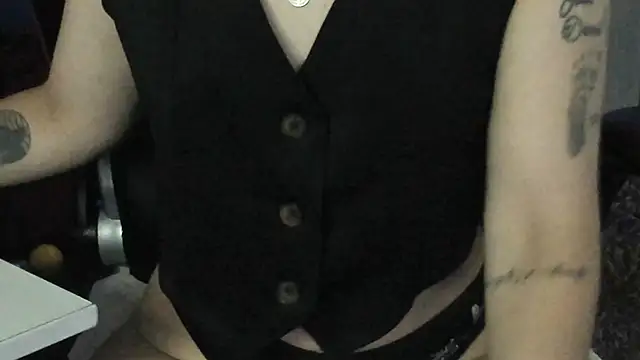 natasha logan  online show from 11.09.25