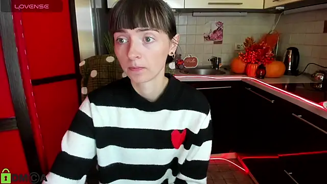 TayanaJons online show from 10.16.25