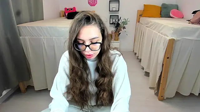 Snapshot of 18perfecttits chatting on 10.04.25 18perfecttits online show from 10.04.25