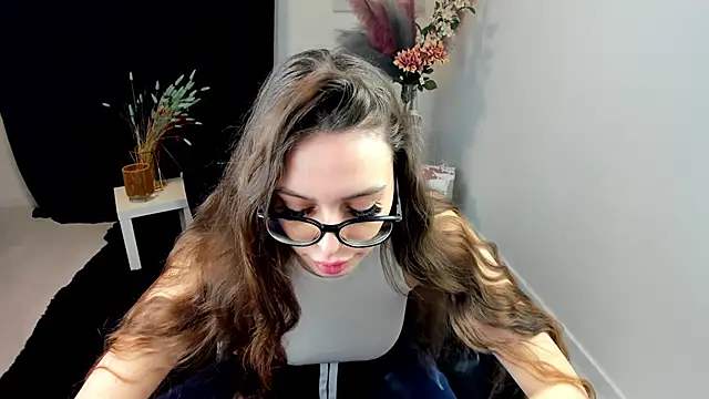 Snapshot of 18perfecttits chatting on 02.17.26 18perfecttits online show from 02.17.26