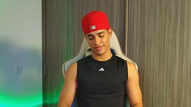 Snapshot of Jimmy_Leeh_ chatting on 11.10.25 Jimmy Leeh online show from 11.10.25