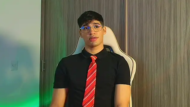 Snapshot of Jimmy_Leeh_ chatting on 11.14.25 Jimmy Leeh online show from 11.14.25