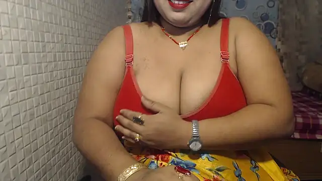 Snapshot of Oh_Maya chatting on 02.17.25 Oh Maya online show from 02.17.25