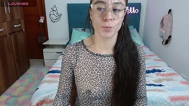 Snapshot of antonella_sweet33 chatting on 05.30.26 antonella sweet33 online show from 05.30.26