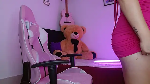 Snapshot of Dakota_bumm chatting on 10.25.25 Dakota bumm online show from 10.25.25