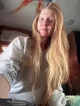 GoldenFlameGoddess online show from 03.05.25