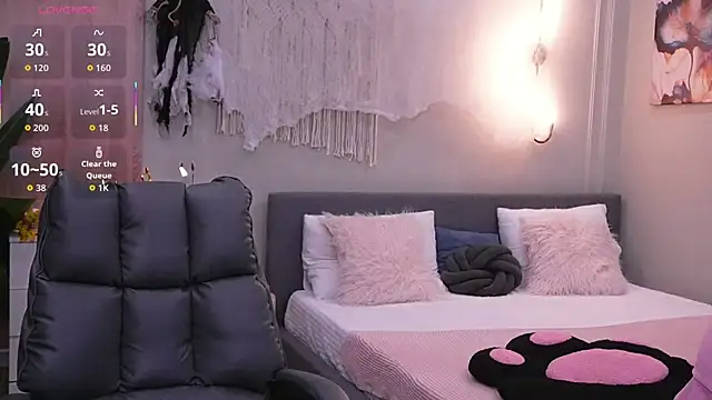 Snapshot of Molly_Jons chatting on 10.28.25 Molly Jons online show from 10.28.25