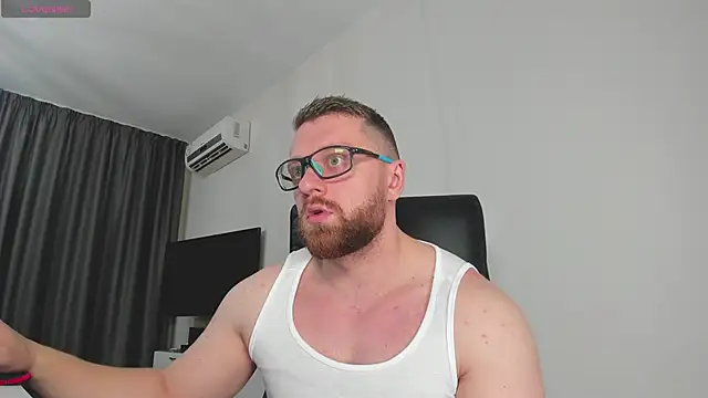 Snapshot of Findom_guy chatting on 01.16.26 Findom guy online show from 01.16.26