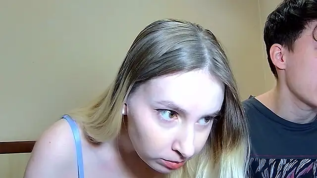 Snapshot of MiaAndWilliam chatting on 02.15.26 MiaAndWilliam online show from 02.15.26