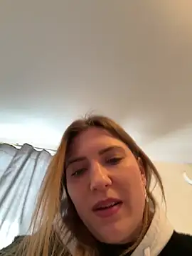 Snapshot of secretcrazy69 chatting on 12.14.24 secretcrazy69 online show from 12.14.24