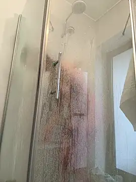 Snapshot of secretcrazy69 chatting on 01.22.25 secretcrazy69 online show from 01.22.25