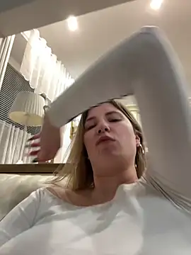 Snapshot of secretcrazy69 chatting on 02.17.25 secretcrazy69 online show from 02.17.25